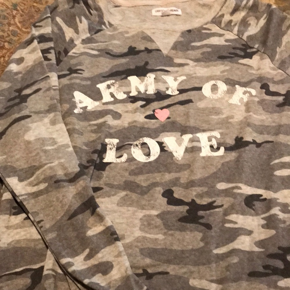 Really cute camo top